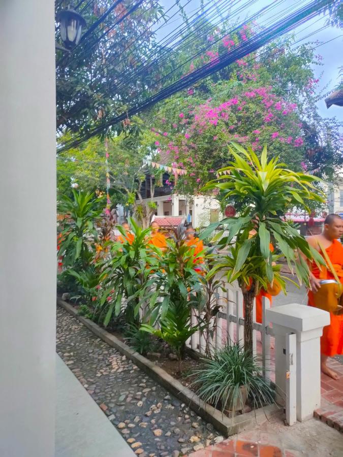 לואנג פרבאנג Lotus Corner - Heritage B&B מראה חיצוני תמונה